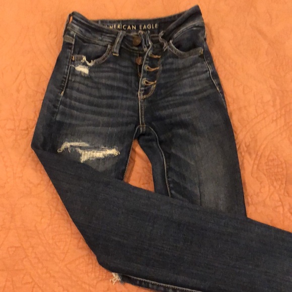 American Eagle high waisted ripped jeans 4 buttons - Picture 2 of 5